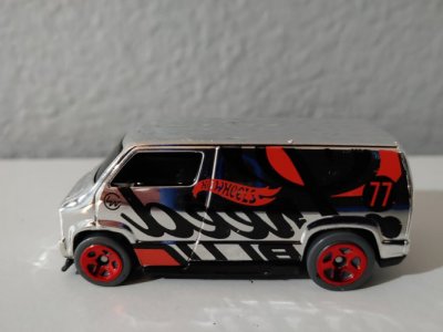Custom '77 Dodge Van