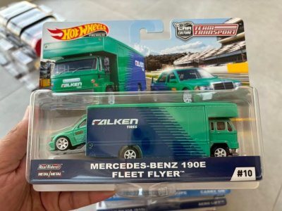 Mercedes-Benz 190E 2.5-16 & Fleet Flyer