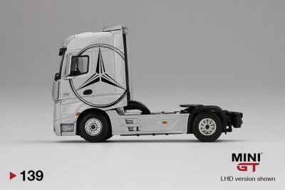 Mercedes-Benz Actros Black w/ Black Mercedes Logo