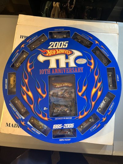 Limited Edition 2005 Treasure Hunt Set