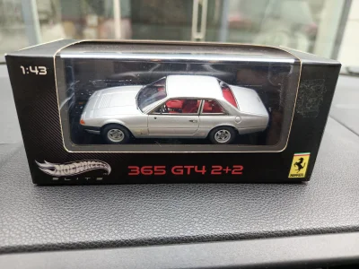 Ferrari 365 GT4 2+2