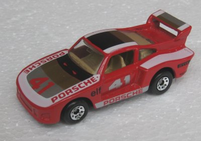 Racing Porsche 935