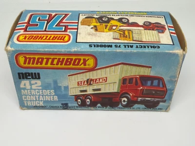 Mercedes-Benz Container Truck
