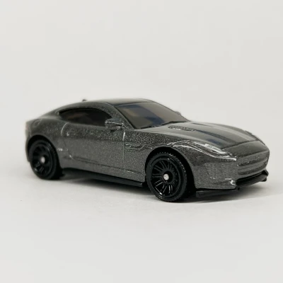 15 Jaguar F-Type Coupe