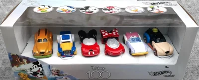 Daisy Duck, Donald Duck, Mickey Mouse, Minnie Mouse, Goofy and Pluto