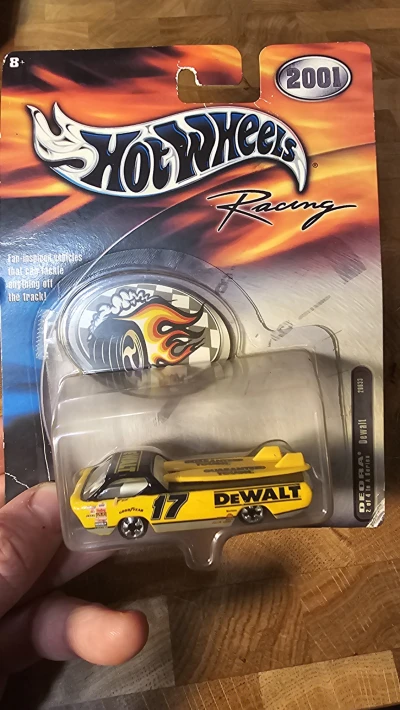 Deora DeWalt #17