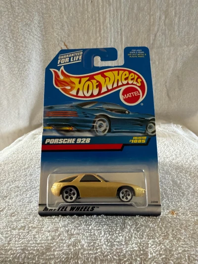 Porsche 928