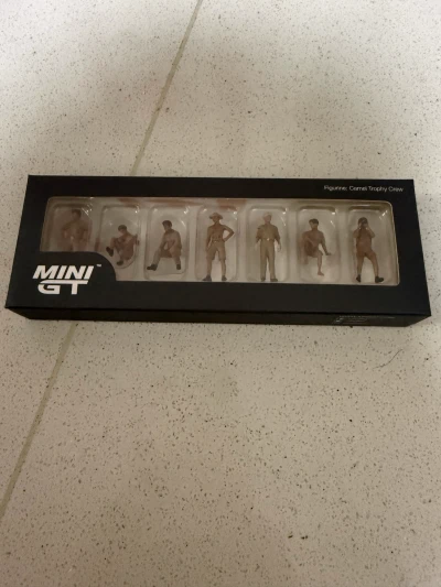 Figurine: Camel Trophy Crew