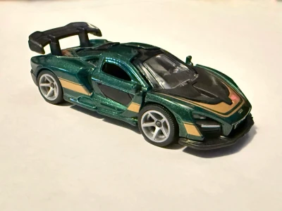 McLaren Senna
