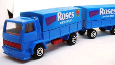 Ford Cargo Covered Truck