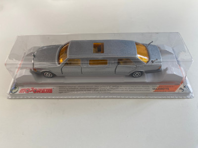 Mercedes Stretch Limousine
