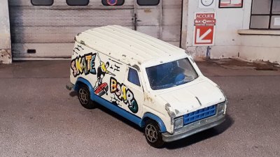 Ford E-350 (Fourgon)