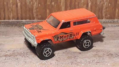4 x 4 Cherokee