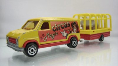 Ford E-350 (Fourgon)