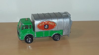 Mercedes-Benz NG Garbage Truck