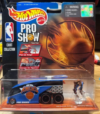 New York Knicks Pro Show Bus