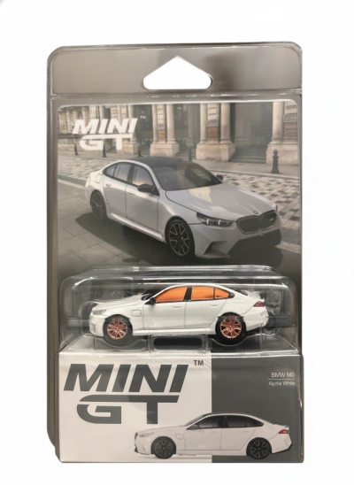 BMW M5 Alpine White