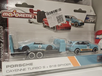 Porsche Cayenne Turbo S + Porsche 918 Spyder