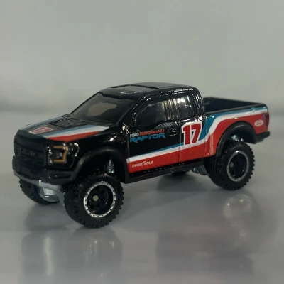 17 Ford F-150 Raptor