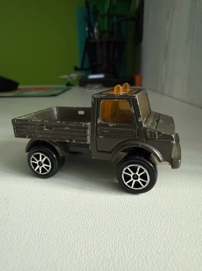 Mercedes Unimog