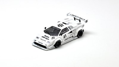 Liberty Walk Countach (Chase ver – Chrome Black)