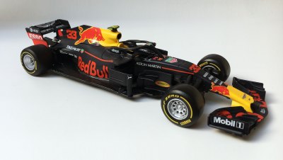 RB14 - Max Verstappen #33