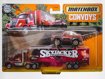 International LoneStar & Box Trailer & 1972 Ford Bronco 4x4