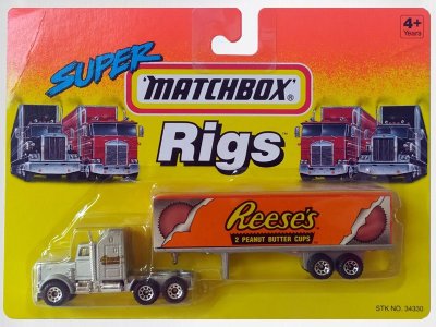 Kenworth Aerodyne & Articulated Trailer Box Reese's