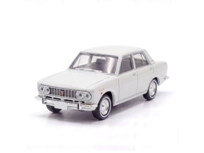 Datsun Bluebird 4door 1600SSS (65)