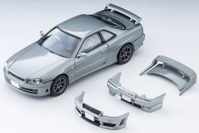 Nissan Skyline 2-door Sports Coupe 25GT TURBO w/ optional parts.