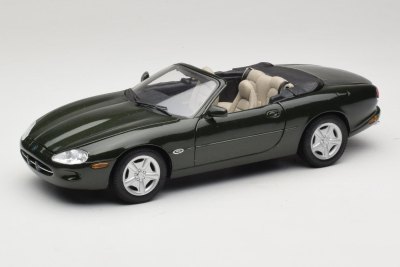 XK8 Green Metallic Light