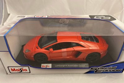 Aventador Coupe