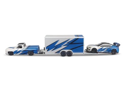 Chevrolet Design Team Haulers 87´Chevrolet 1500 & Subaru BRZ