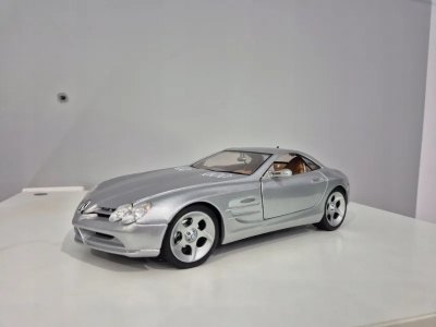 Mercedes-Benz Vision SLR Metal/Plastik Skala