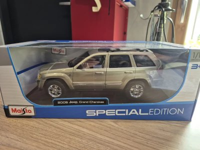 Jeep Grand Cherokiee WK 2005R Maisto 3119