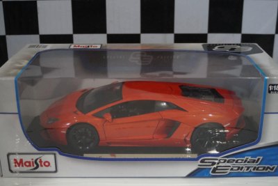Lamborghini Aventador LP 700-4 Red Scale