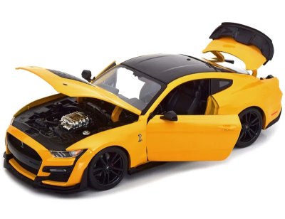 Ford Mustang Shelby GT500 Yellow With