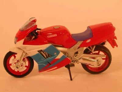 Yamaha FZR600R