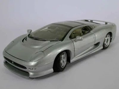 Jaguar XJ 220
