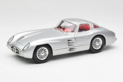 Mercedes-Benz 300 SLR Uhlenhaut Coupe